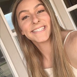 Meet your Posher, Makena